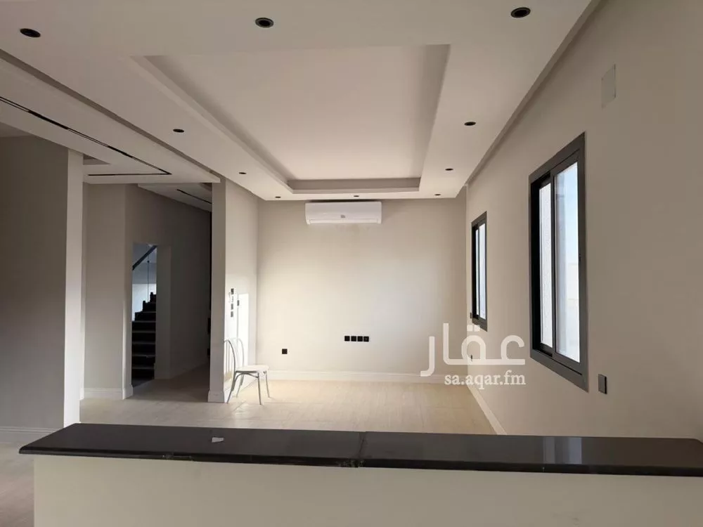 فيلا 5 غرف في العارض 20