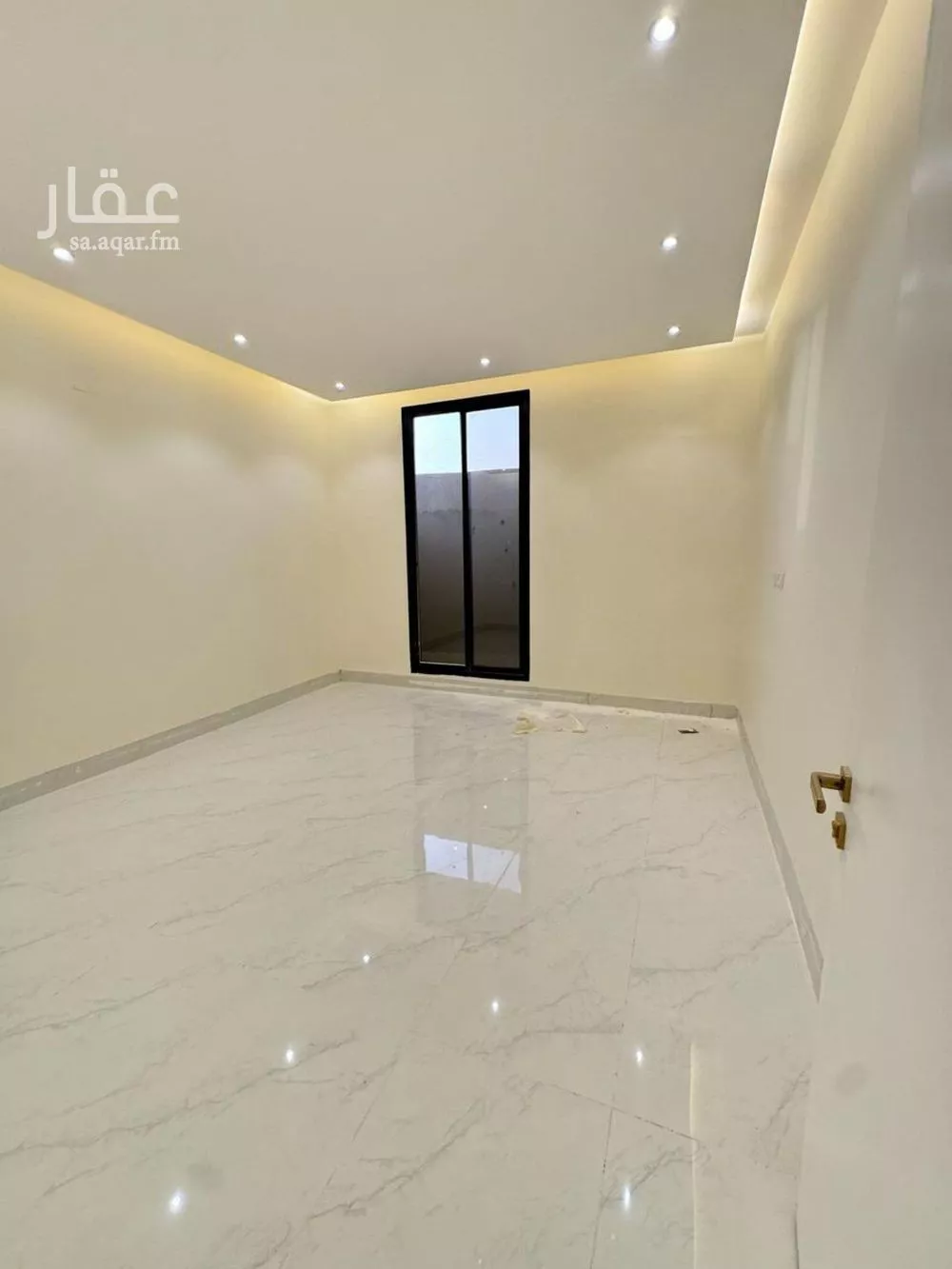 شقة 4 غرف في الرمال 7