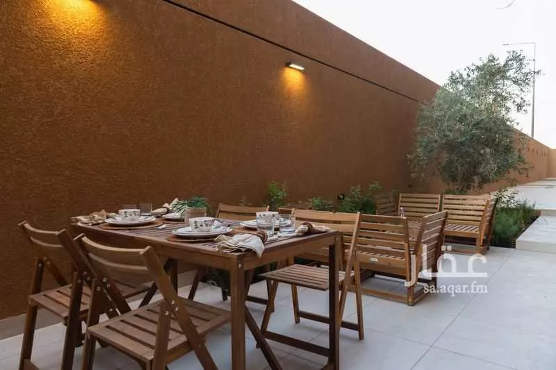4 bedroom apartment in Al Rimal 8