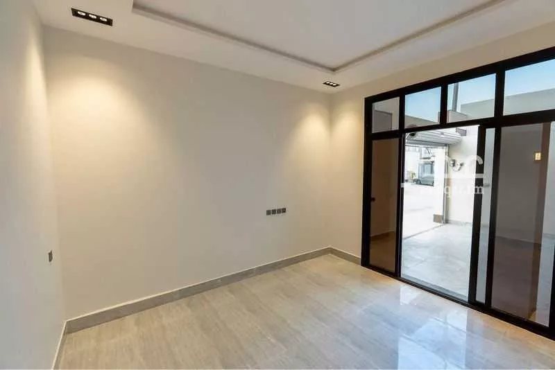 6 bedroom apartment in Al Rimal 8