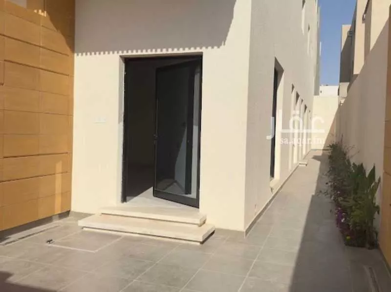 4 bedroom floor in Ash Sharq 4