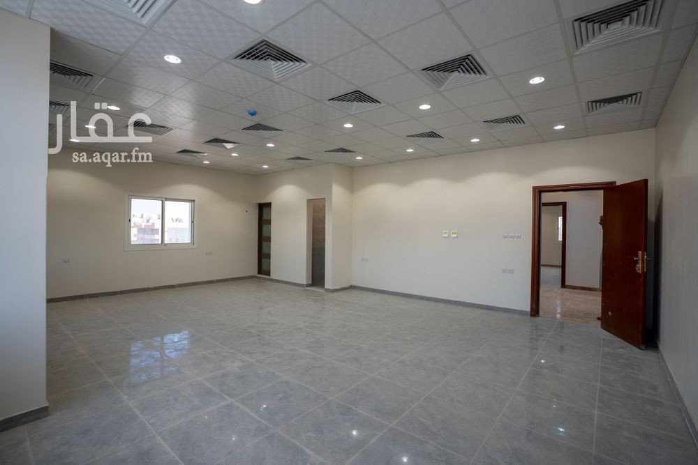 6 bedroom building in Al Malaz, Riyadh 15
