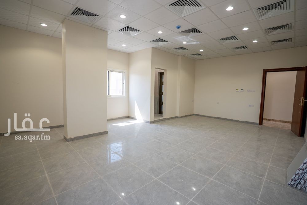 6 bedroom building in Al Malaz, Riyadh 14