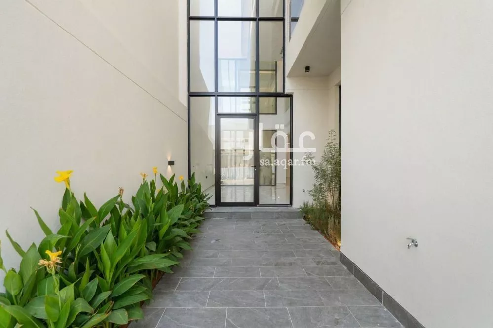 4 bedroom villa in Al Narjis 6