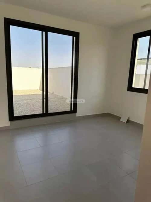 4 bedroom villa in Riyadh 5