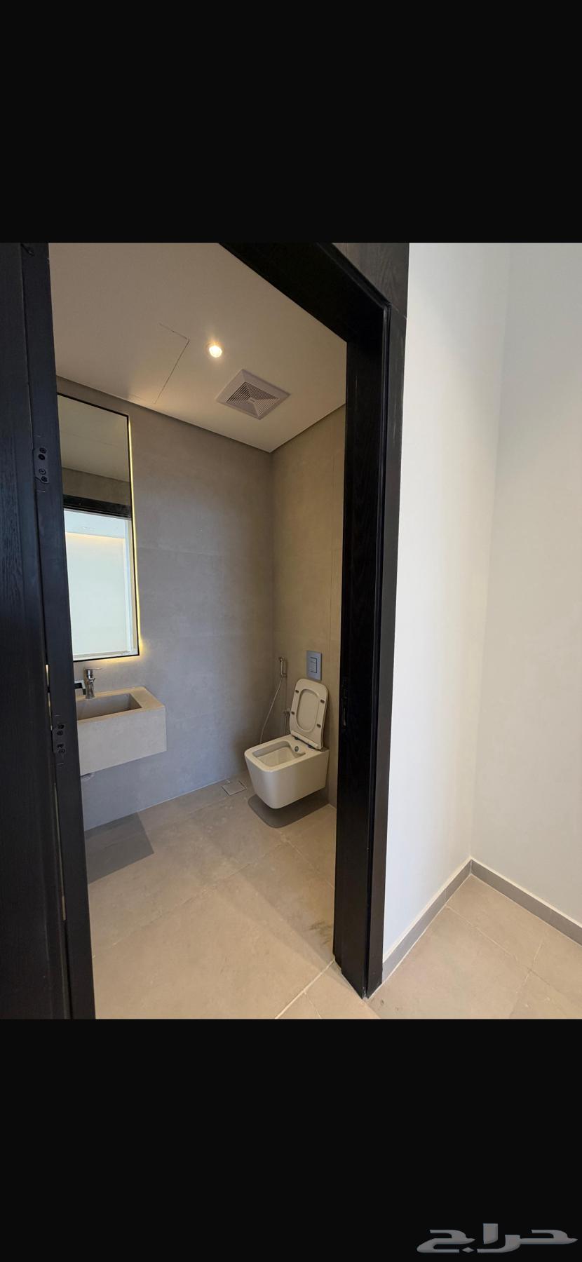 5 bedroom apartment in Al Rawabi, Madinah 6