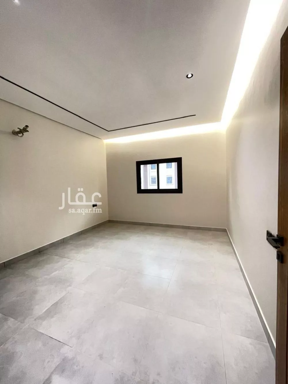 شقة 4 غرف في بطحاء قريش 7