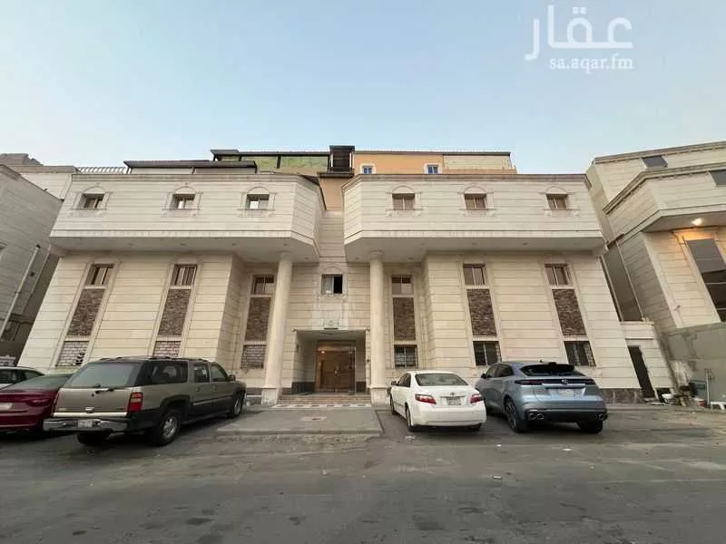 5 bedroom apartment in Al Awali 7