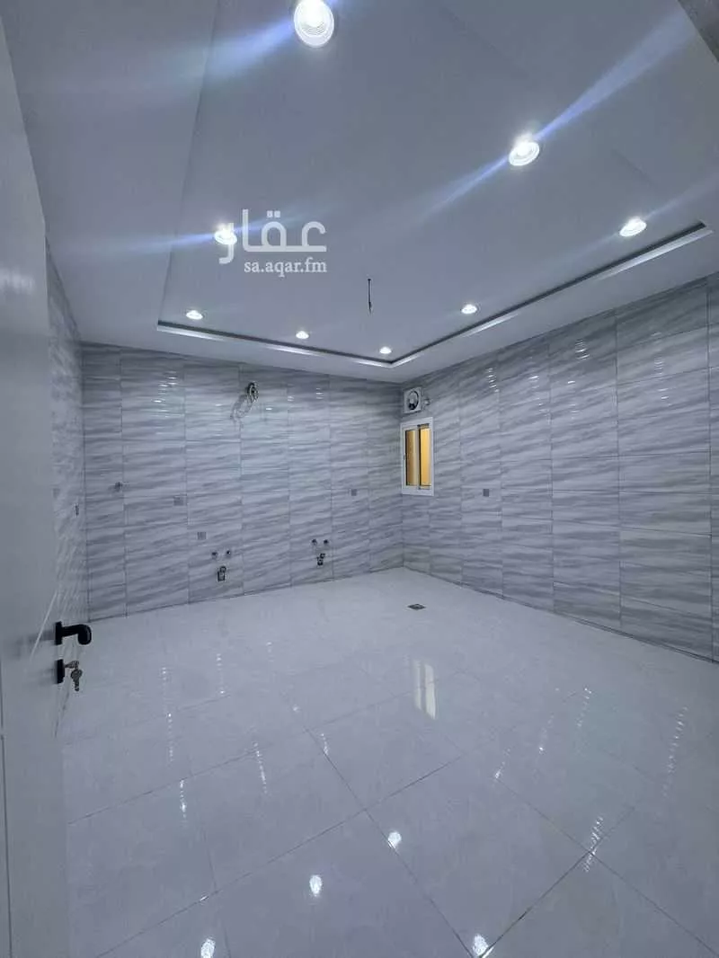 6 bedroom apartment in Al Buhayrat 4