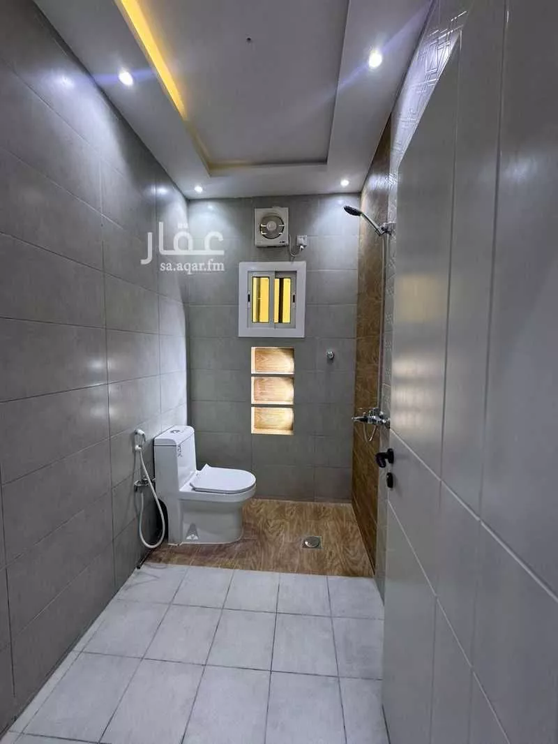6 bedroom apartment in Al Buhayrat 7