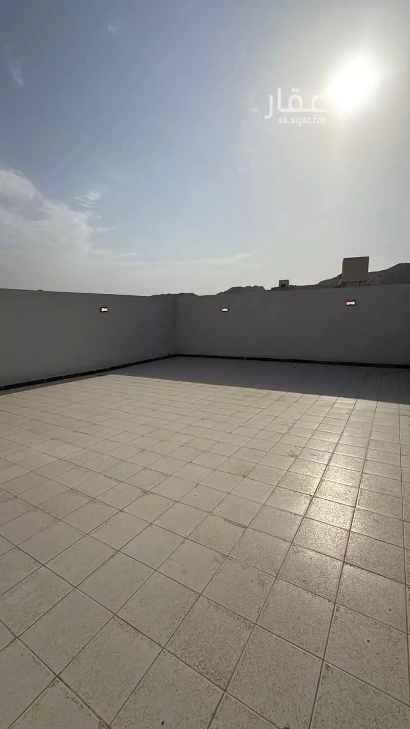 شقة 5 غرف في بطحاء قريش 6