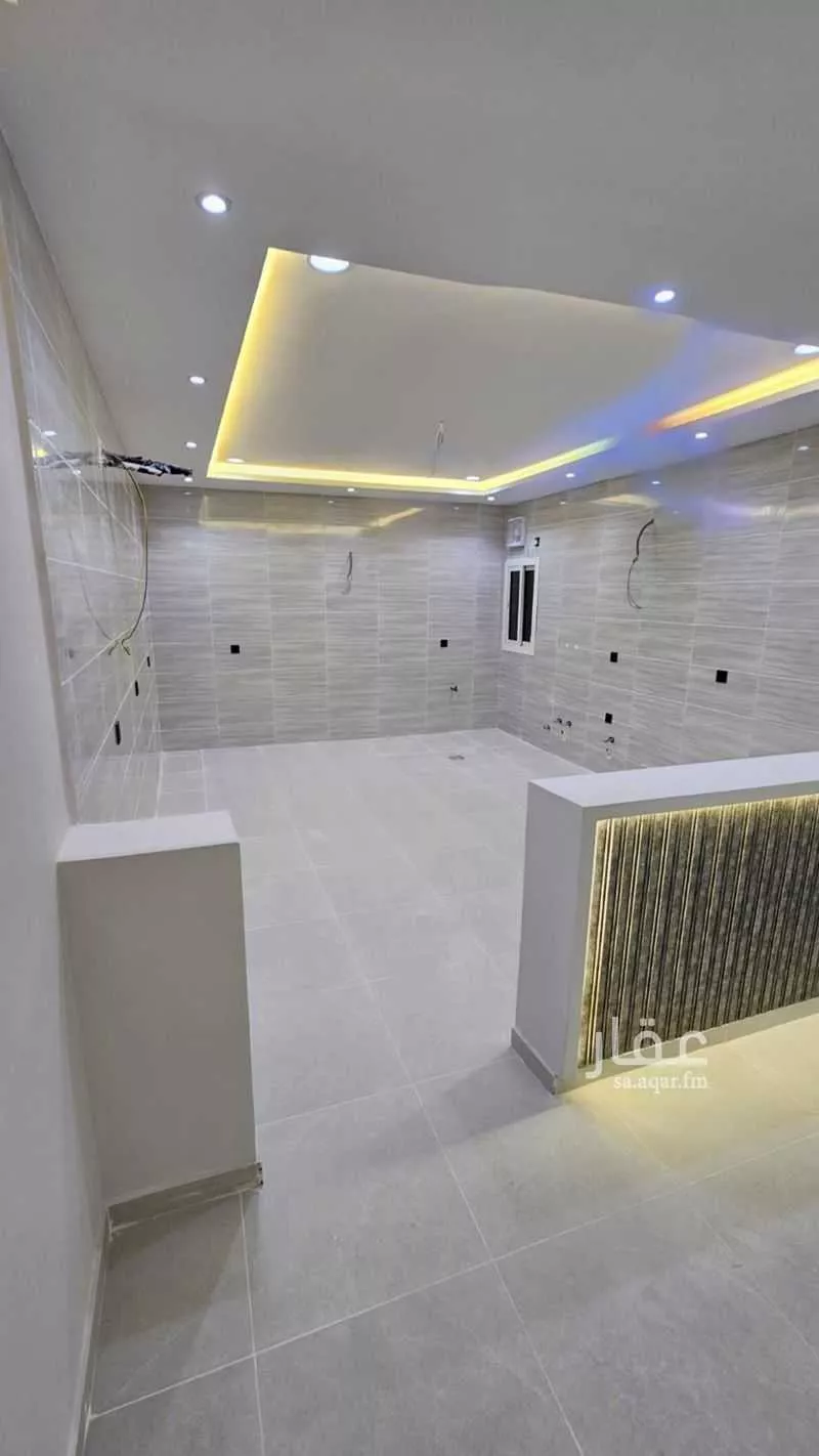 6 bedroom apartment in Al Buhayrat 4