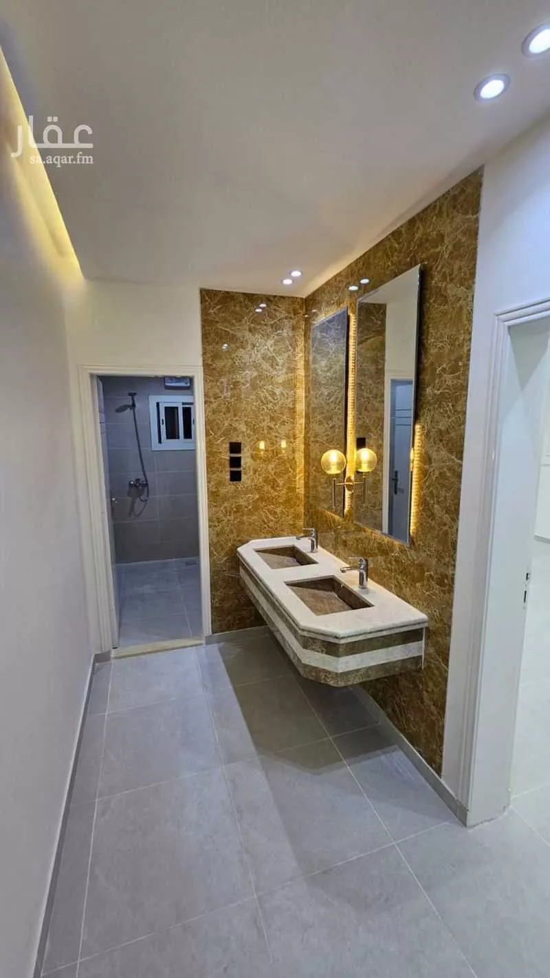 6 bedroom apartment in Al Buhayrat 8
