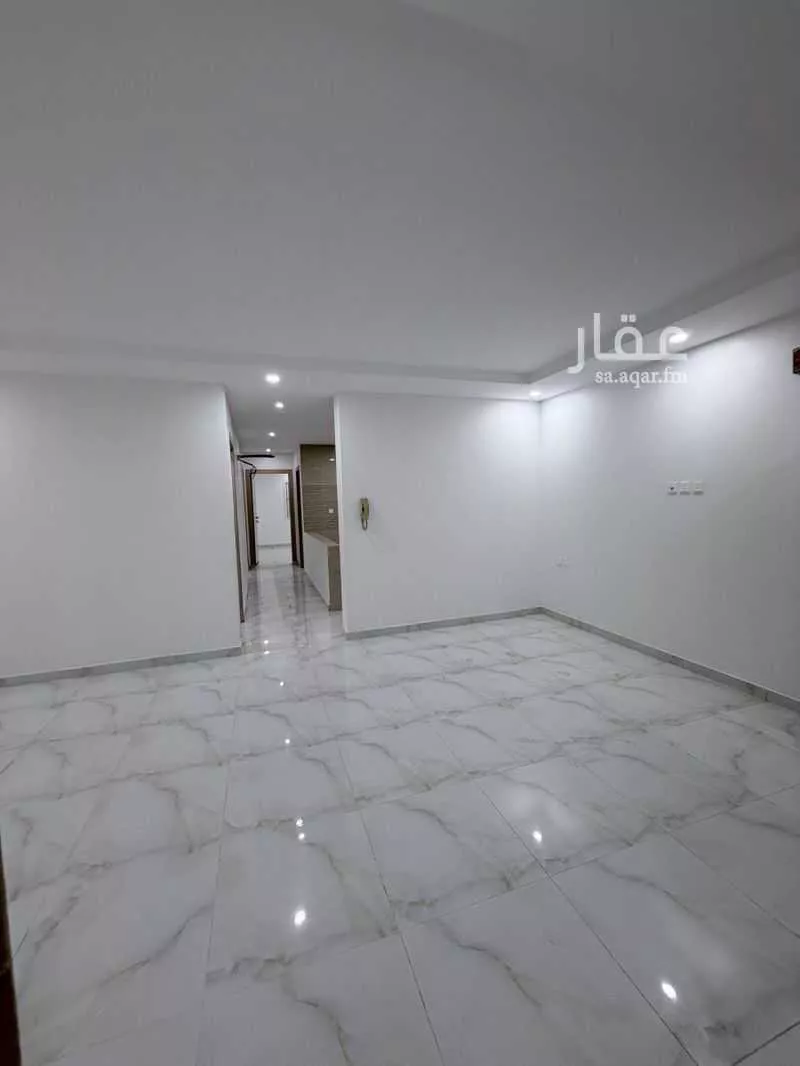 4 bedroom apartment in Batha Quraysh 9