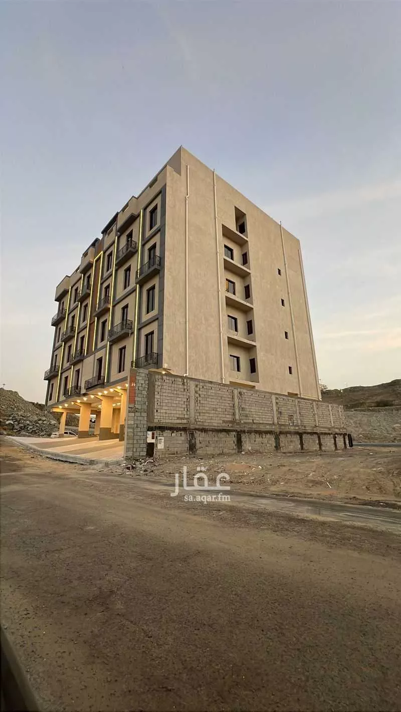 شقة 4 غرف في الحمراء و ام الجود 7