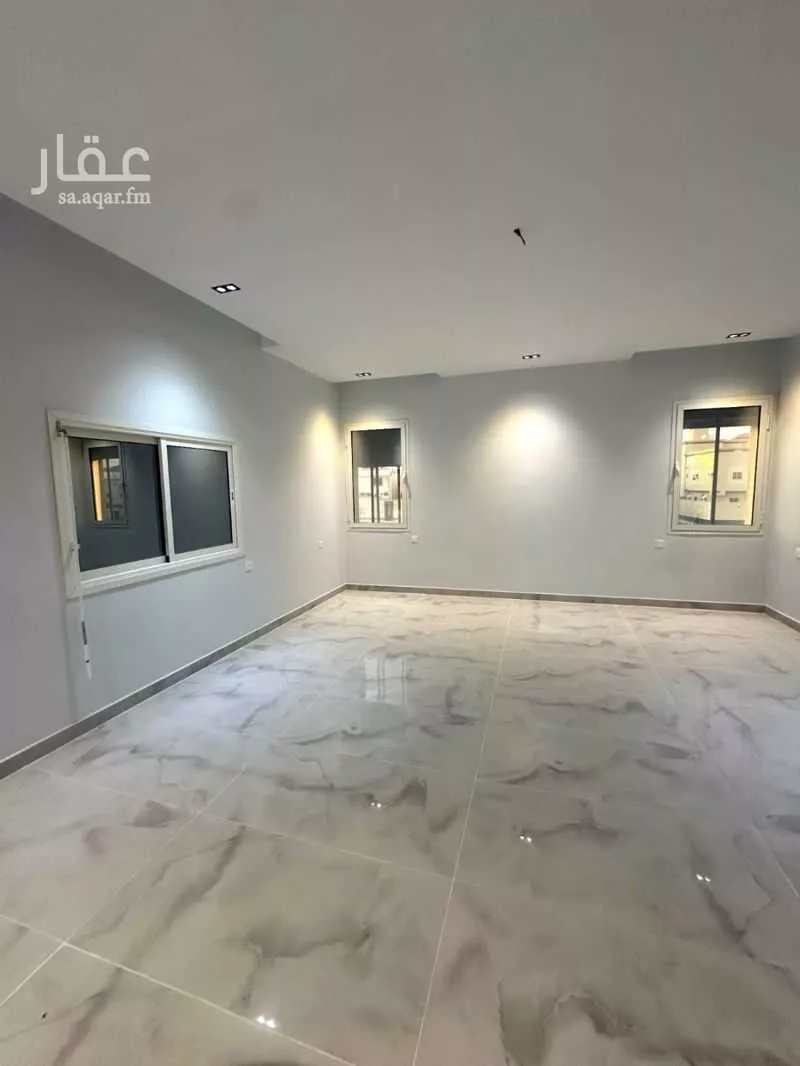 فيلا 5 غرف في طيبة 6
