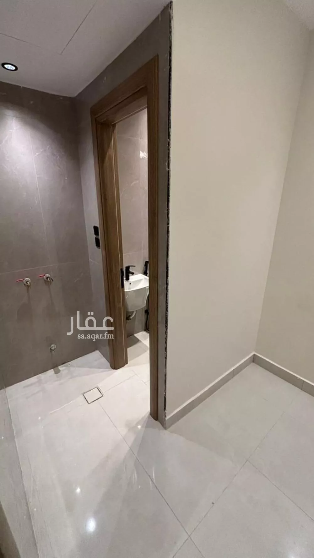 4 bedroom apartment in Al Difa 2