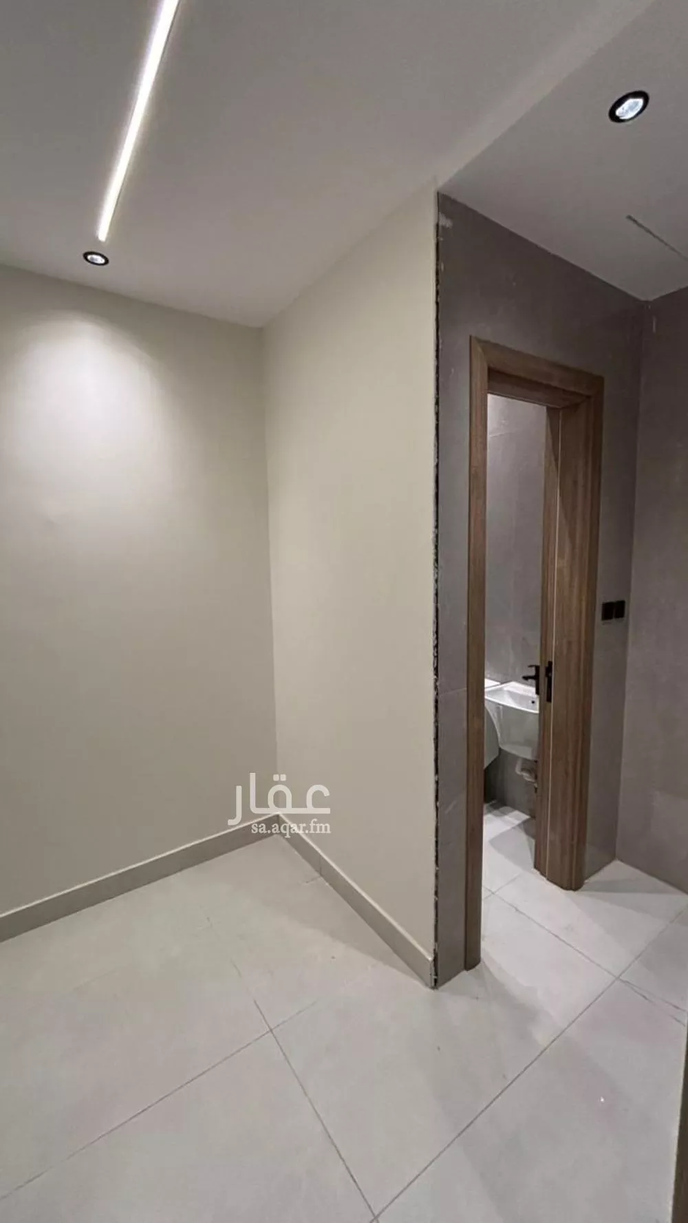 4 bedroom apartment in Al Difa 10