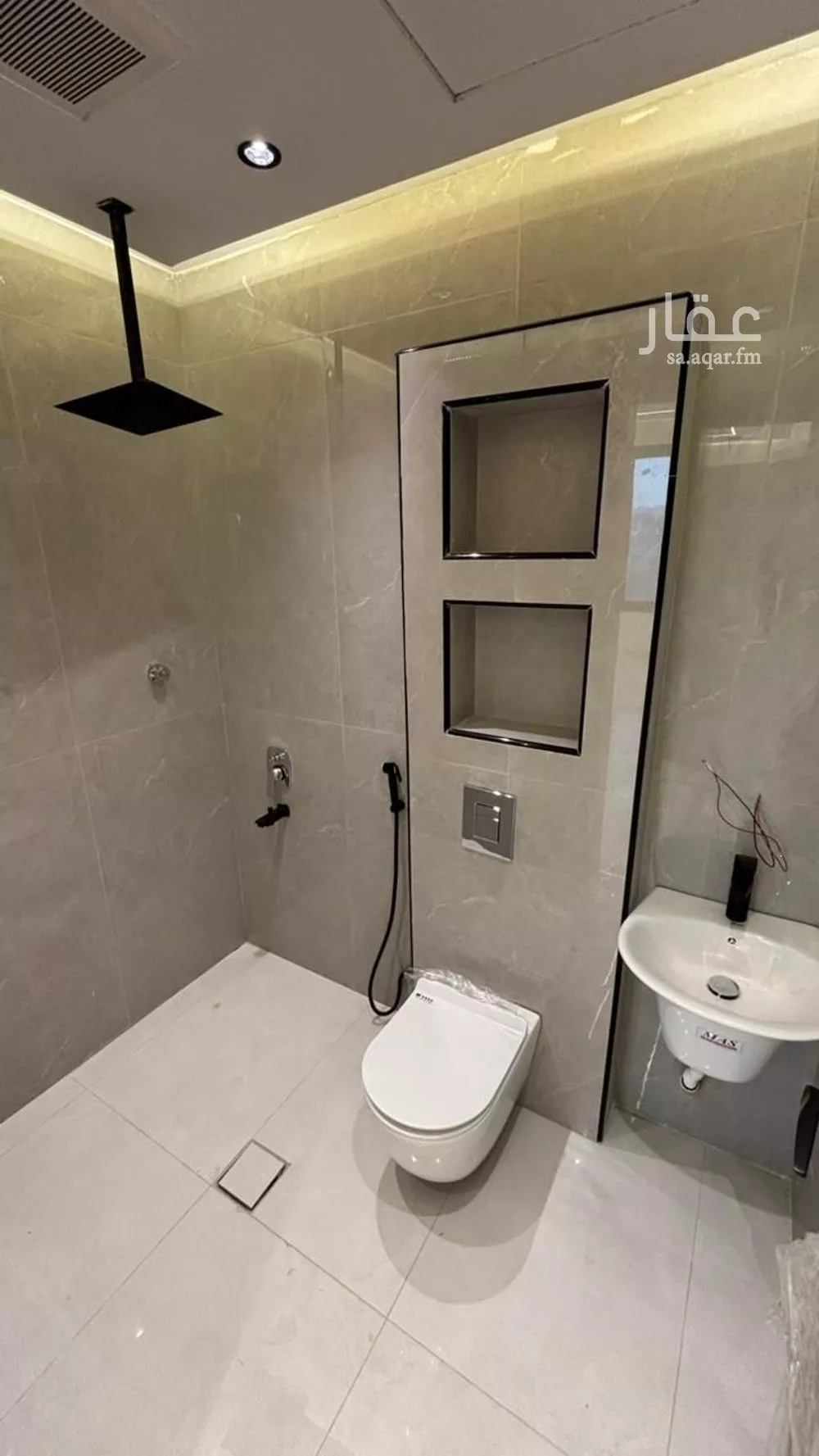 4 bedroom apartment in Al Difa 14