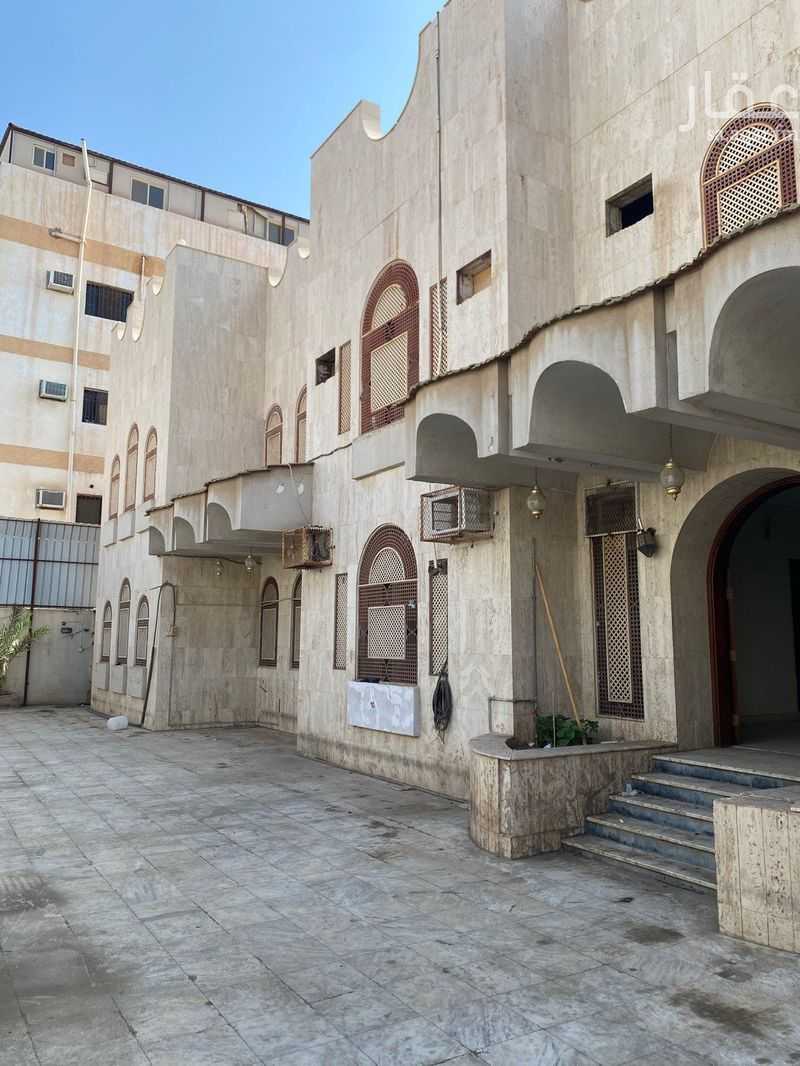 فيلا في العريض