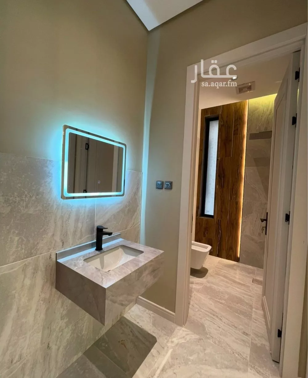 5 bedroom apartment in King Fahd 4