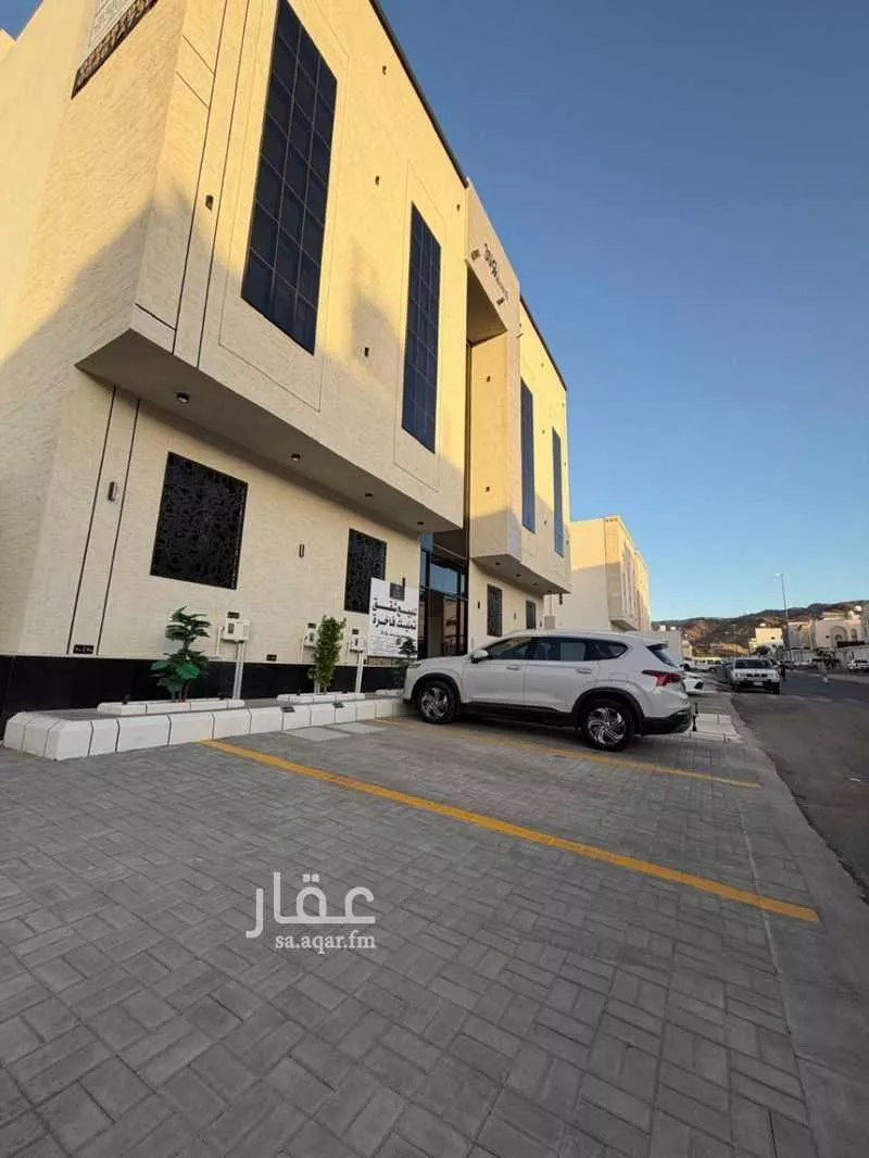 5 bedroom apartment in Abu Burayqa, Madinah 9