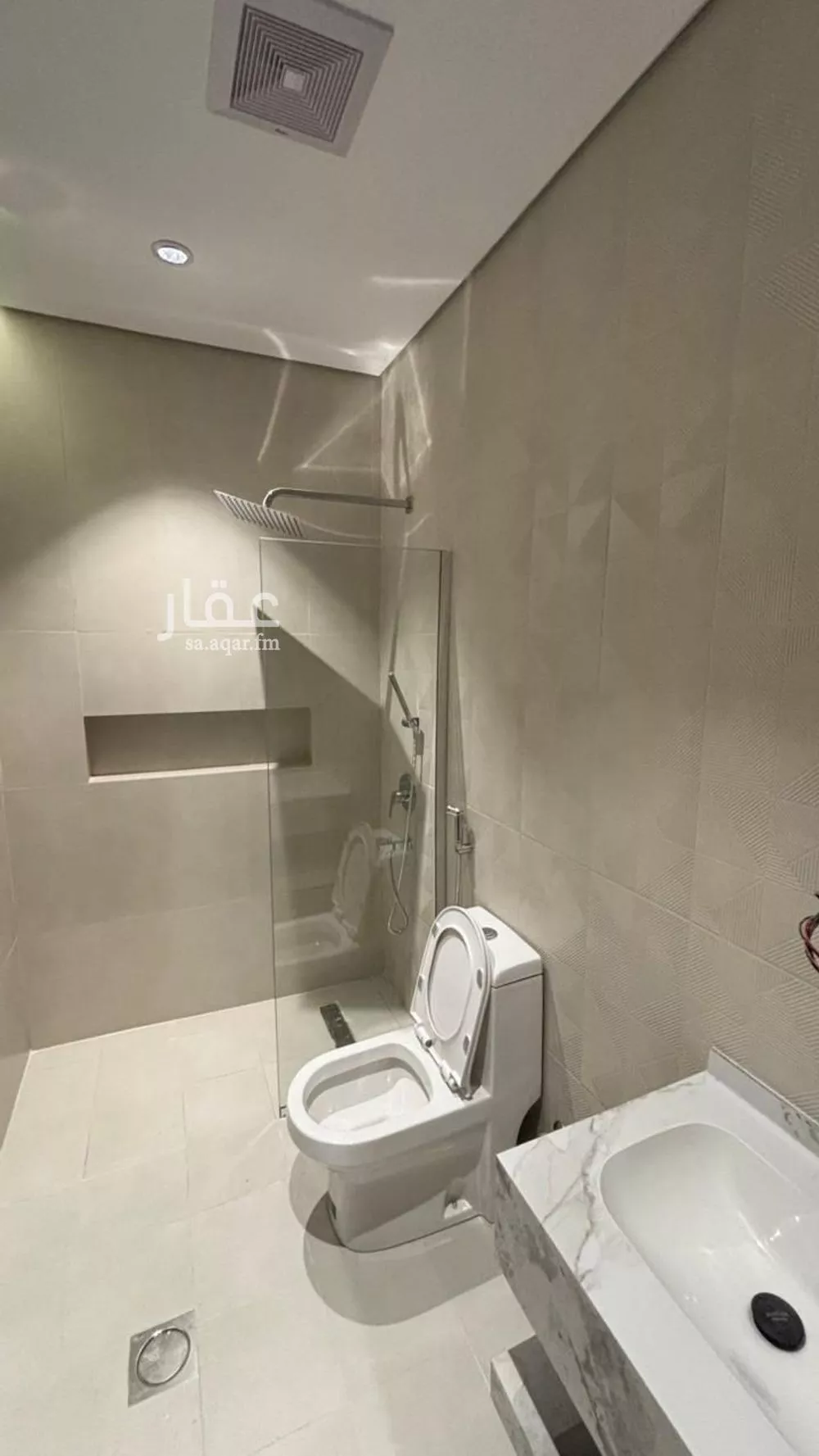 4 bedroom apartment in Al Aziziyah 6