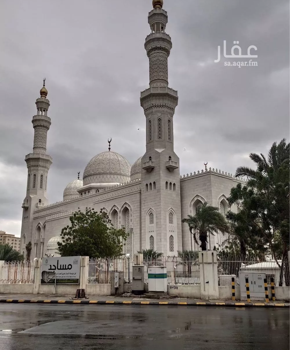 3 bedroom apartment in Al Aziziyah 14