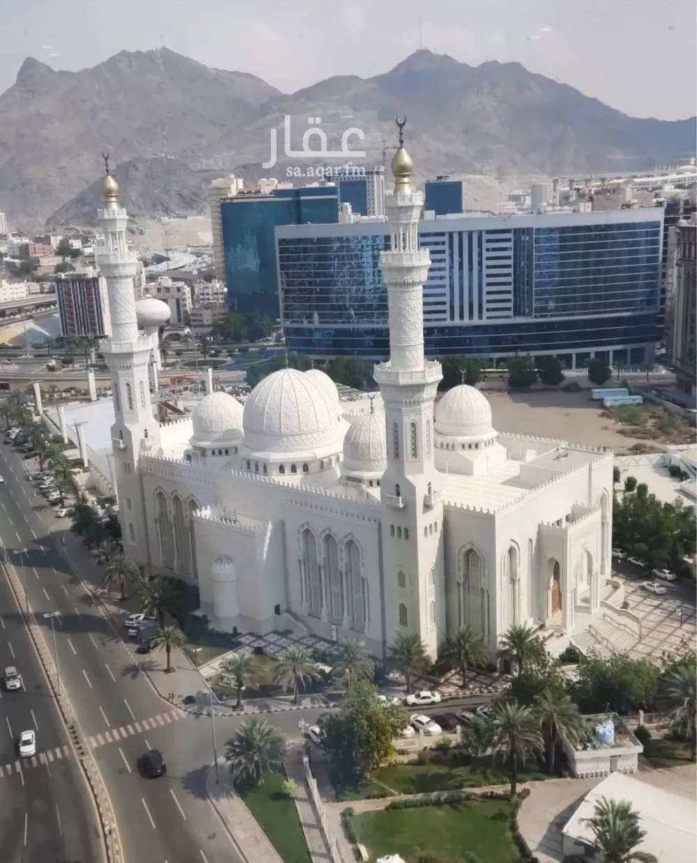 3 bedroom apartment in Al Aziziyah 4