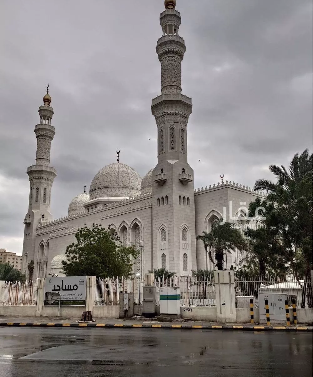 3 bedroom apartment in Al Aziziyah 5