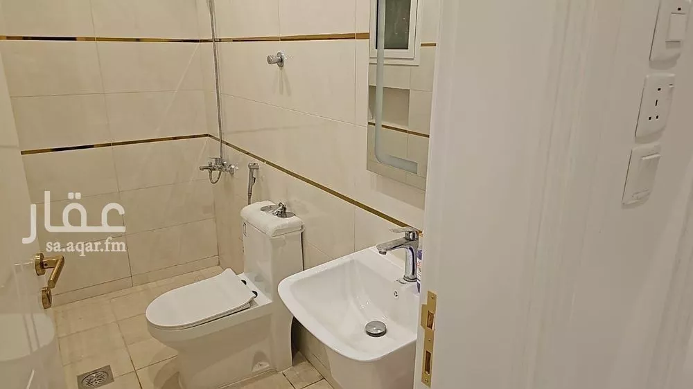 4 bedroom apartment in Bani Bayadah, Madinah 7
