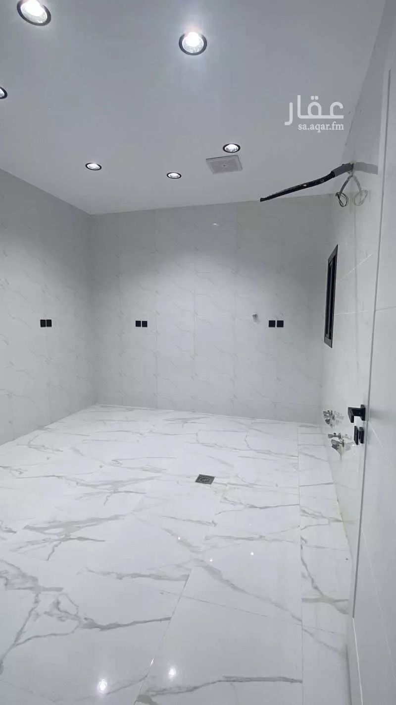 5 bedroom apartment in Al Buhayrat 7