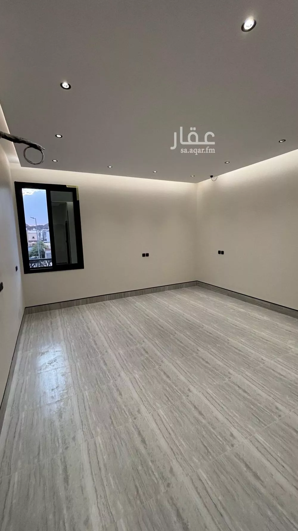 5 bedroom apartment in Al Difa 12