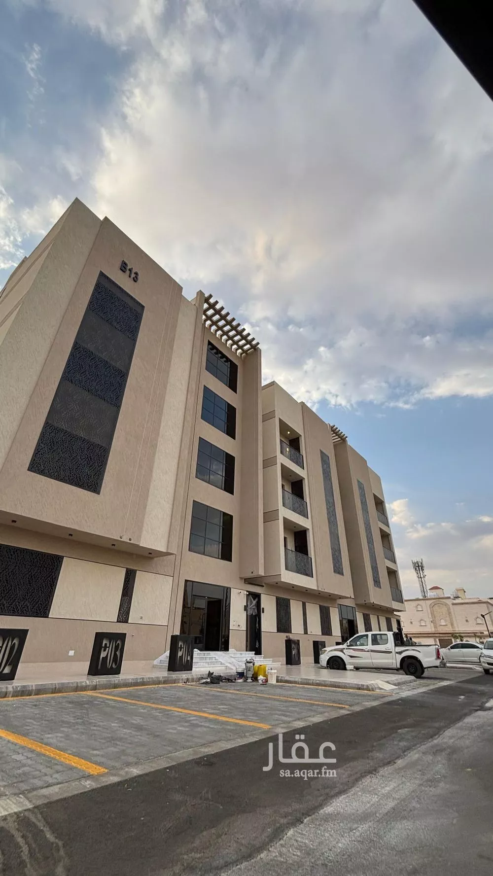5 bedroom apartment in Al Difa 16