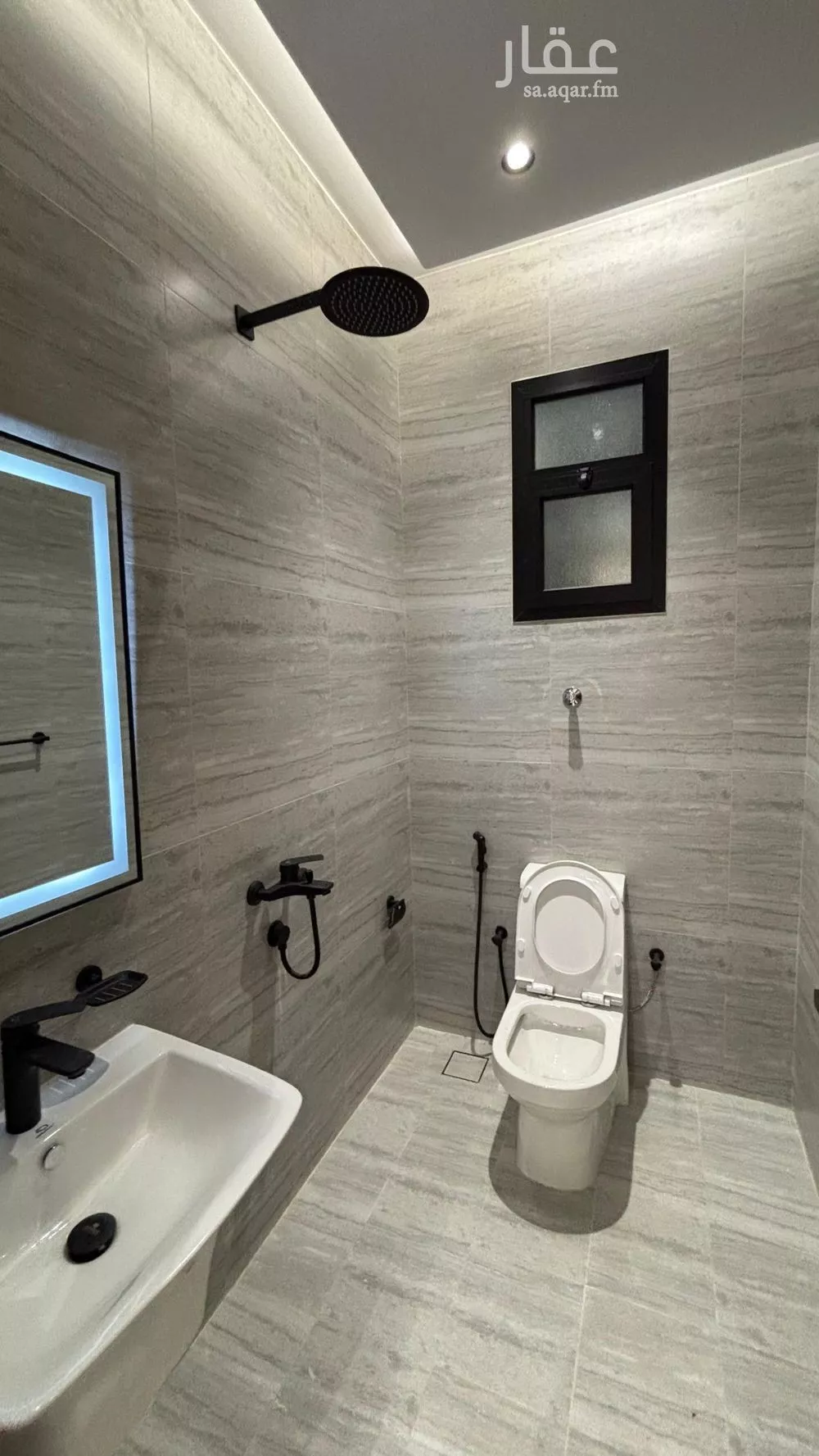 5 bedroom apartment in Al Difa 4