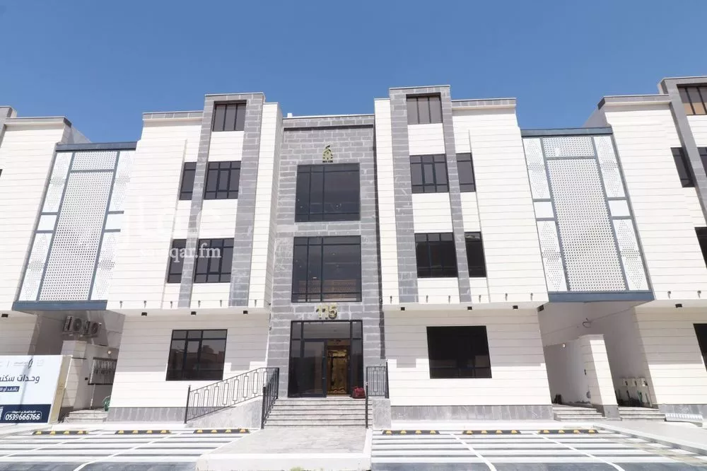 4 bedroom apartment in Ayn Al Khayf 5