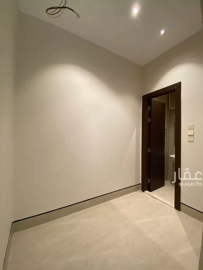فيلا 5 غرف في الدفاع 10