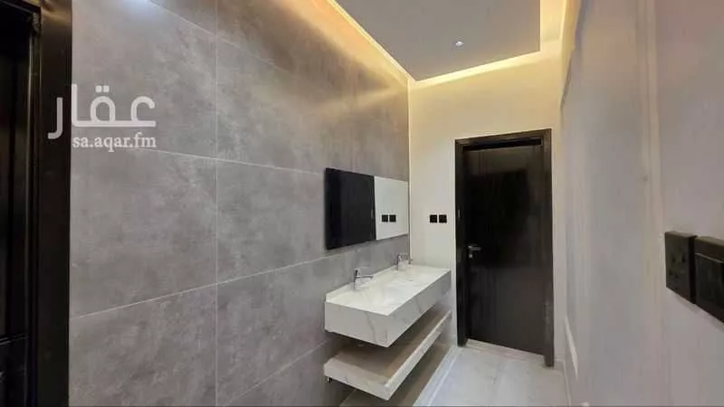 5 bedroom apartment in King Fahd 2