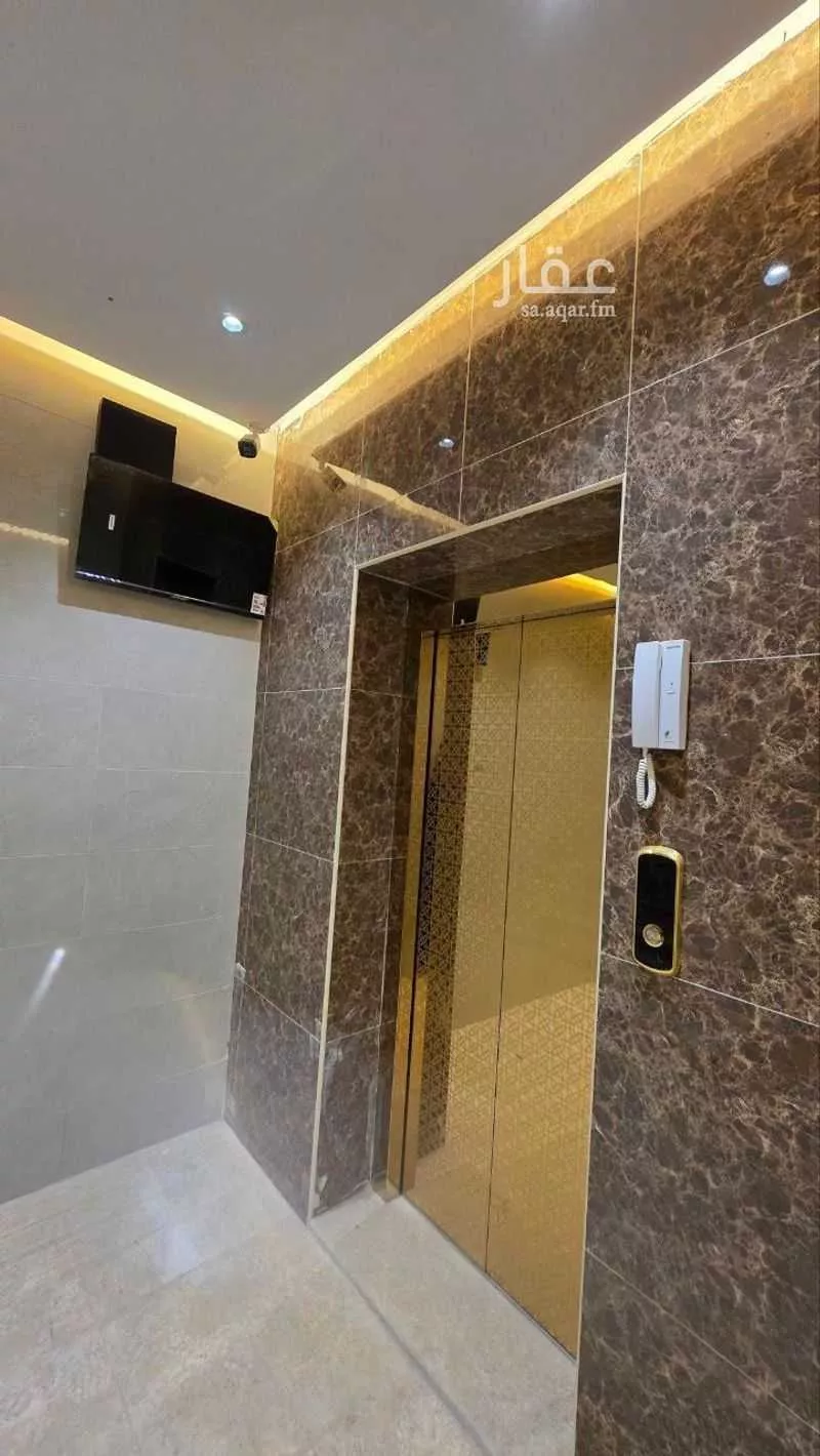 5 bedroom apartment in King Fahd 4