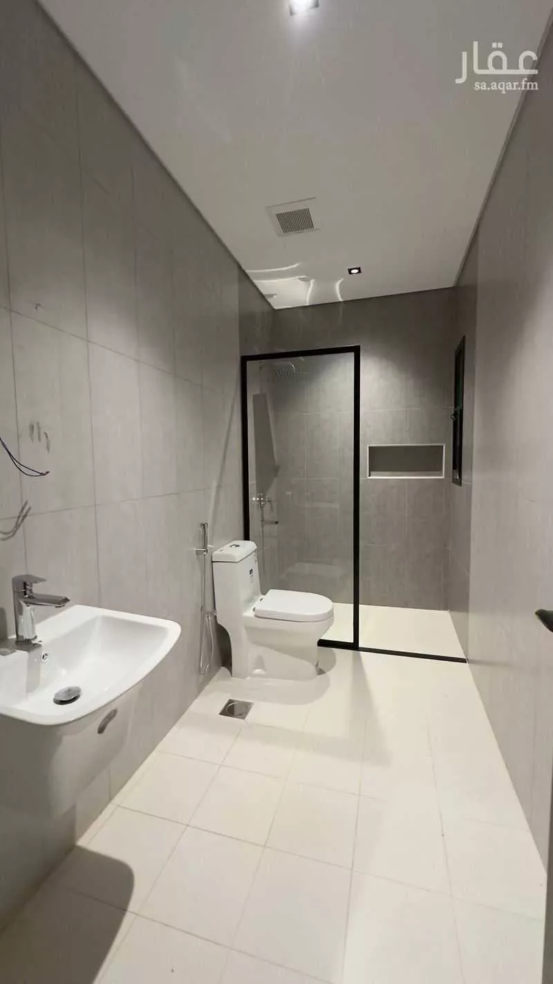4 bedroom apartment in Batha Quraysh 9