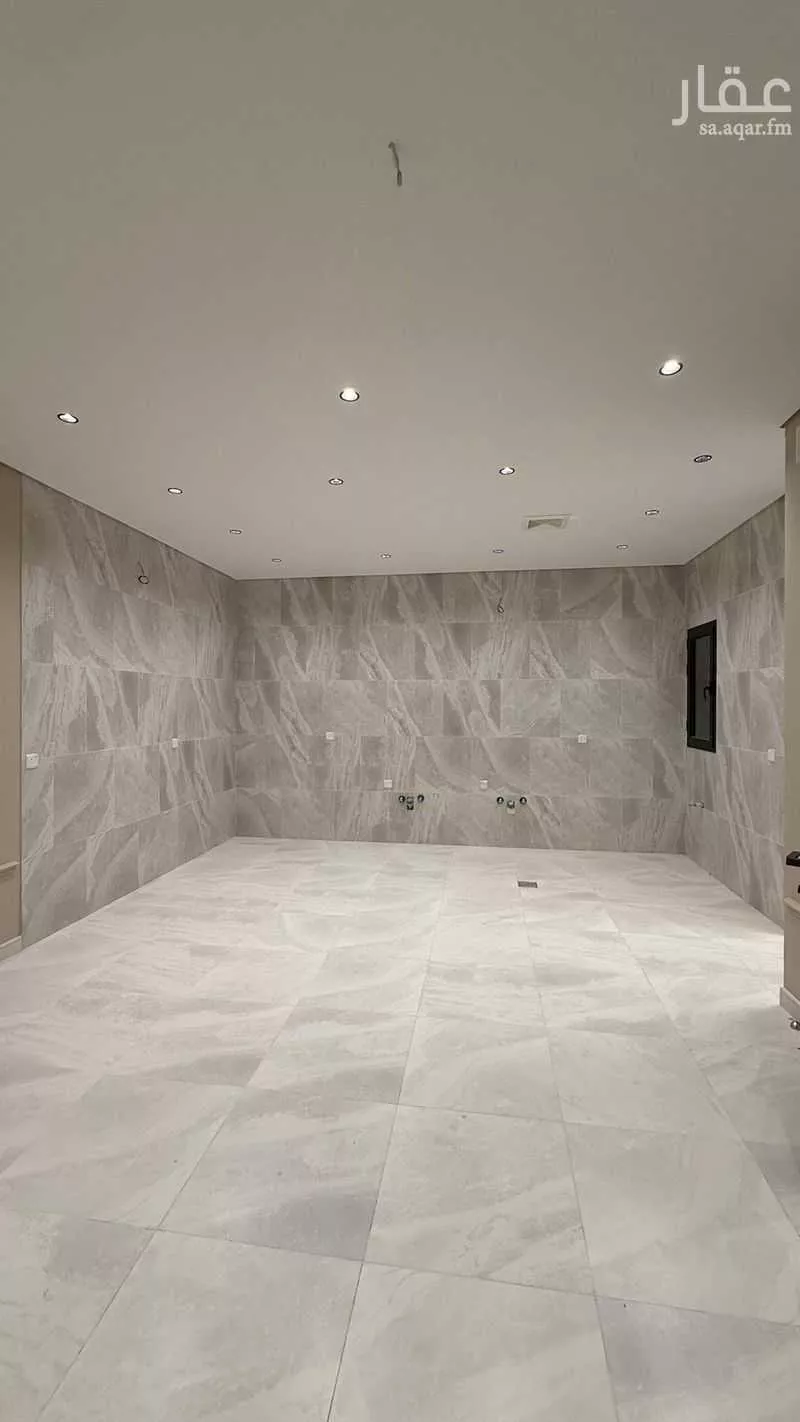 5 bedroom apartment in King Fahd 2