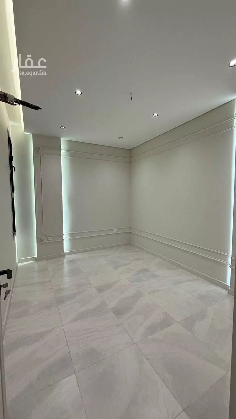 5 bedroom apartment in King Fahd 3