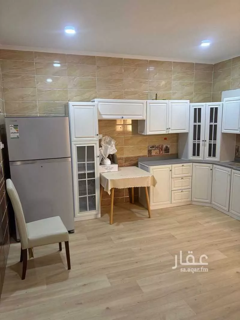 شقة 4 غرف في بطحاء قريش 8