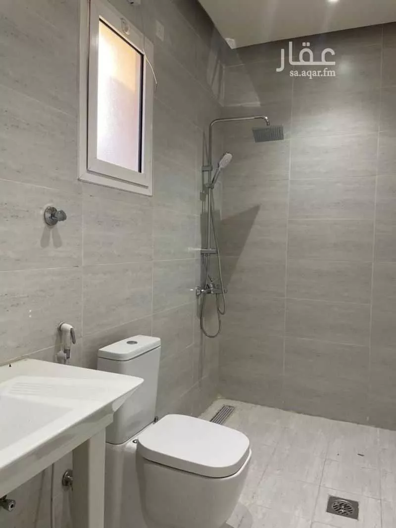 5 bedroom apartment in King Fahd 2