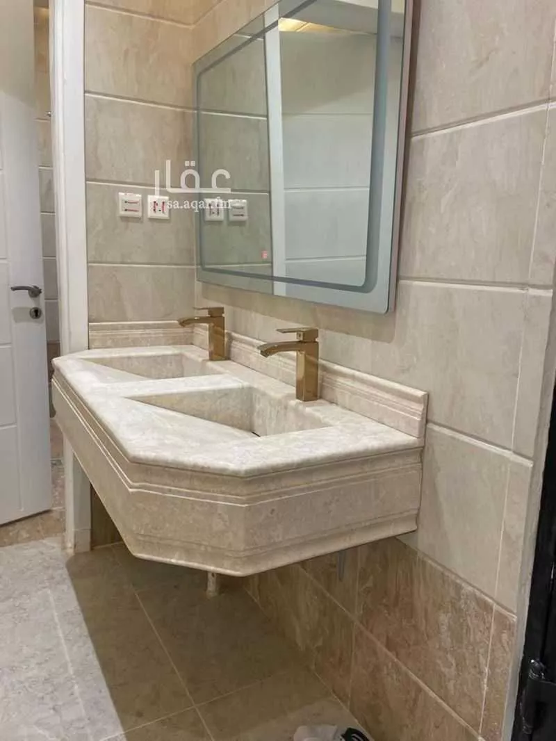 5 bedroom apartment in King Fahd 3