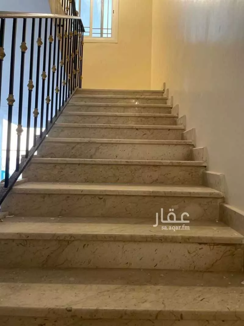 5 bedroom apartment in King Fahd 6