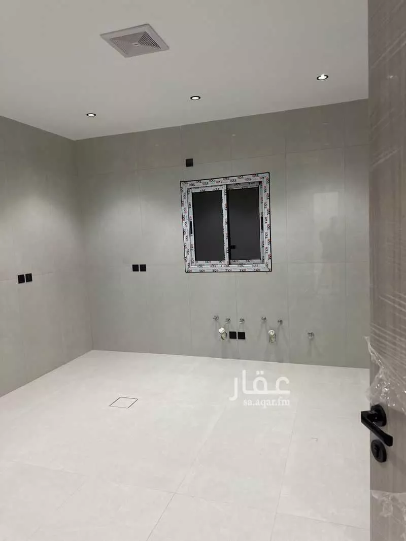 6 bedroom apartment in Al Difa 9