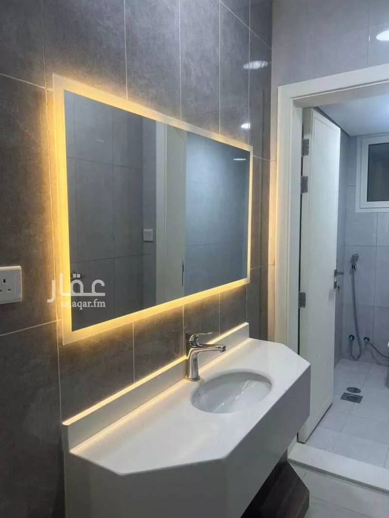 5 bedroom apartment in Al Aziziyah 7