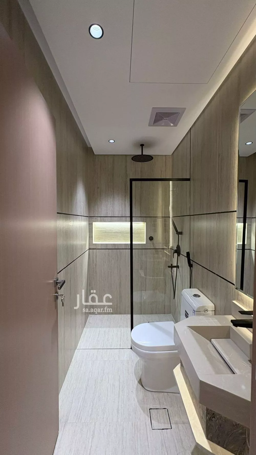 5 bedroom apartment in Al Difa 3