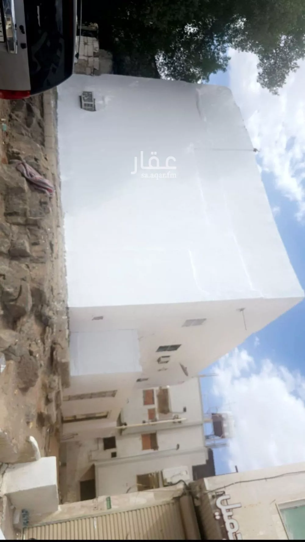 8 bedroom floor in Al Suqya 3
